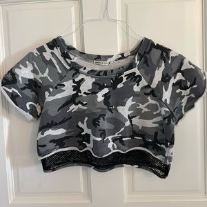 LF cropped tee